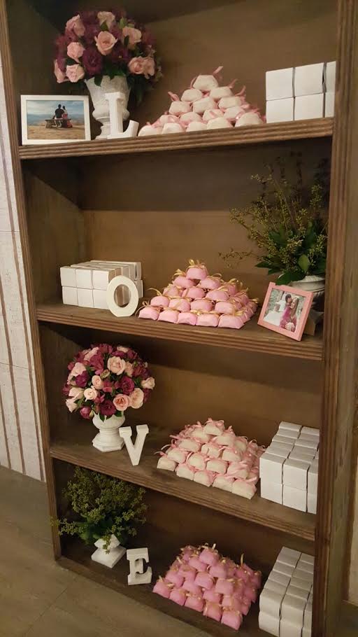 tuttiflora's tweet photo. Um elemento que não pode faltar na festa de casamento é o tradicional bem-casado. Além de saboroso, ele compõe a decoração!
#decoracaocasamento #casamento #decoracaoevento #bemcasado #tuttiflora https://t.co/vAhs9AoT8A