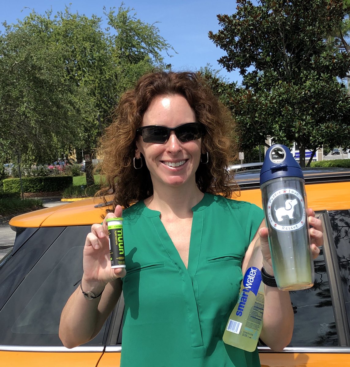 LynnsJourney's tweet photo. With 18 miles on the schedule for Saturday, it’s best to start hydrating early! Thanks to @nuunhydration for providing a refreshing way to get my electrolytes. #NUUNLife #FloridaRunner #Run #MarathonTraining #Marathonfest #TeamTrackShack https://t.co/JidvL8lvPt