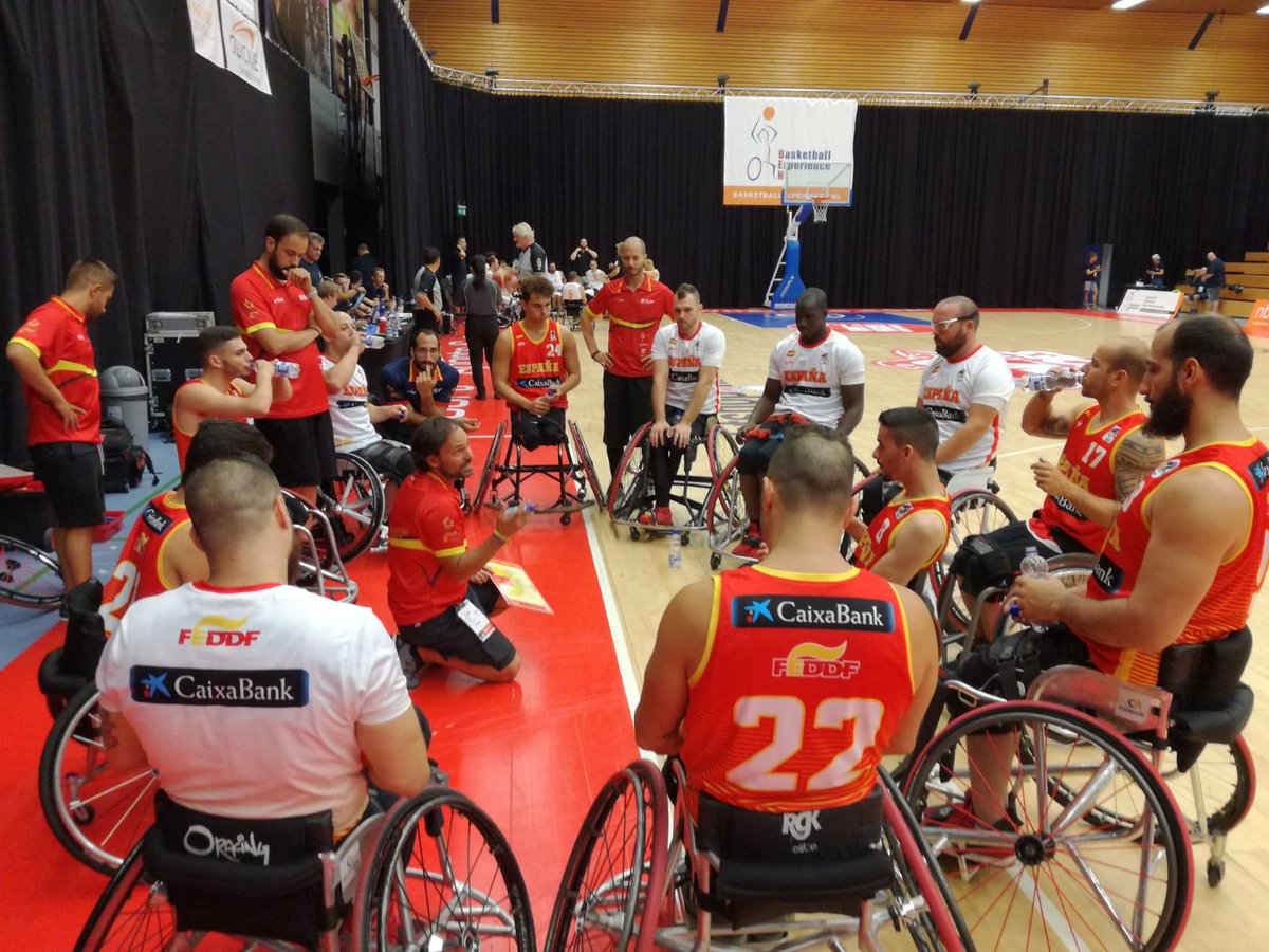 FEDEDDF's tweet photo. 🇪🇸 57 🆚 63 🇩🇪 Esta vez, derrota ajustada del #TEAMEsp masculino 🏀♿️ en el torneo #DutchBattle contra los alemanes. Mañana, a las 15.00 horas contra 🇹🇷 #SelMasBSR #RoadtoHamburg https://t.co/lYb9VC4LEr
