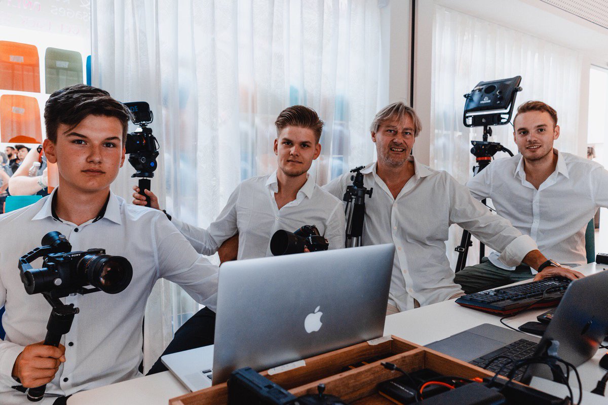 VisFacs's tweet image. HUGE thanks to the Video Team at #EuViz2018!These guys have been working early morning to late nights to shoot, edit and make available magic moments. It was an honor for Visual Facilitators to support #EuViz via this sponsorship - impossible without these 4. Now you: THANK THEM!