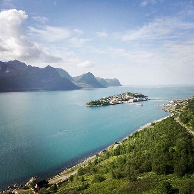Senja #landy #dachzelt #defender #overlander #scandinavia #longwayaround #norway ift.tt/2vsCUrJ