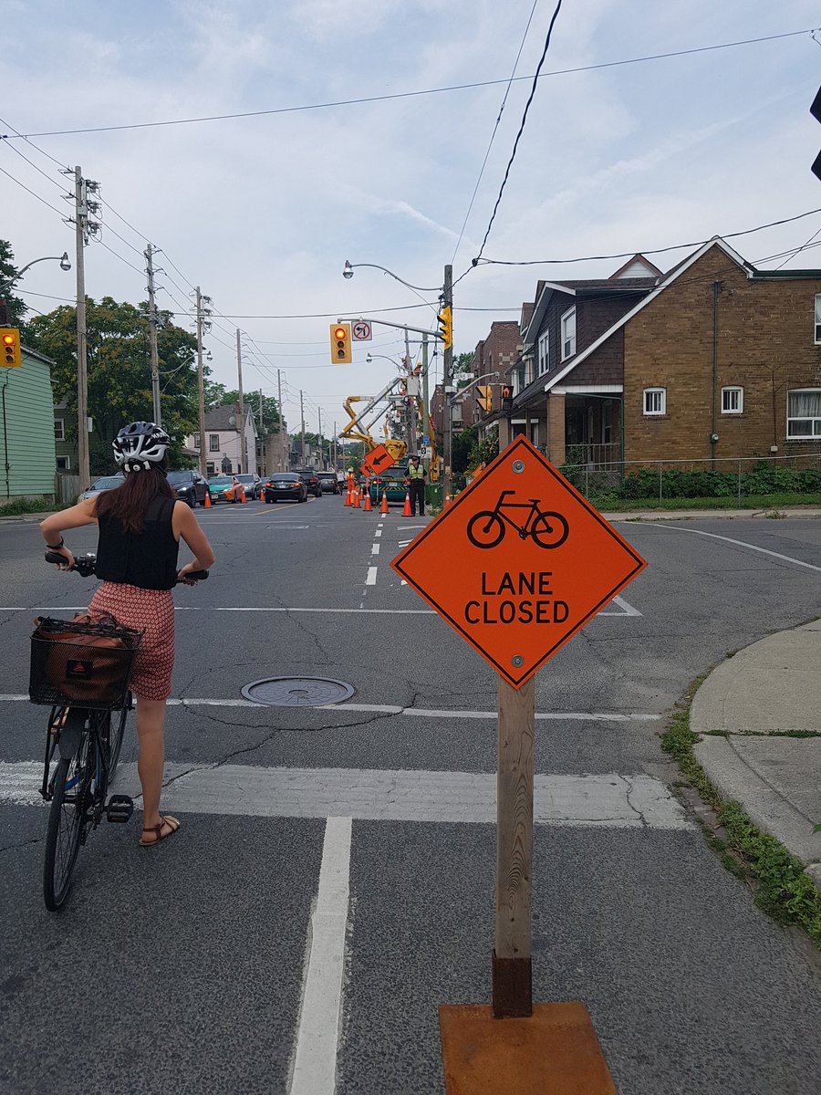 DaveLikesBikes's tweet image. We "move" the car lane. Can't we temporarily "move" the bike lane? #cycleTO #BuildTheVisionTO #BuildTheGrid