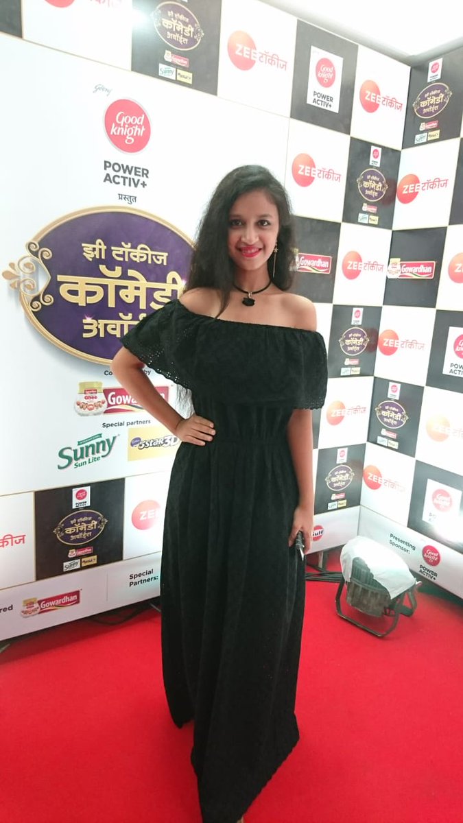 ShrotriRitika's tweet photo. At Zee Talkies Comedy Awards

#zeecomedyawards #redcarpet 
#zeecomedyawards2018
#boyz #boyzmarathifilm https://t.co/LralwdF12i