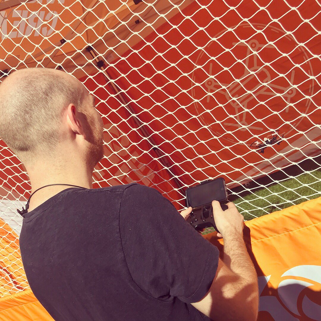 MakoCreateUK's tweet image. A hot and sweaty day testing out our new mobile drone arena. We can’t wait to get this bad boy on the road so we can deliver lots of drone and tech based activities.

#DroneRacing #DroneCoding #CodeADrone #MobileClassroom #TechWorkshops #FunWithTech #CodingIsFun #CodingClub