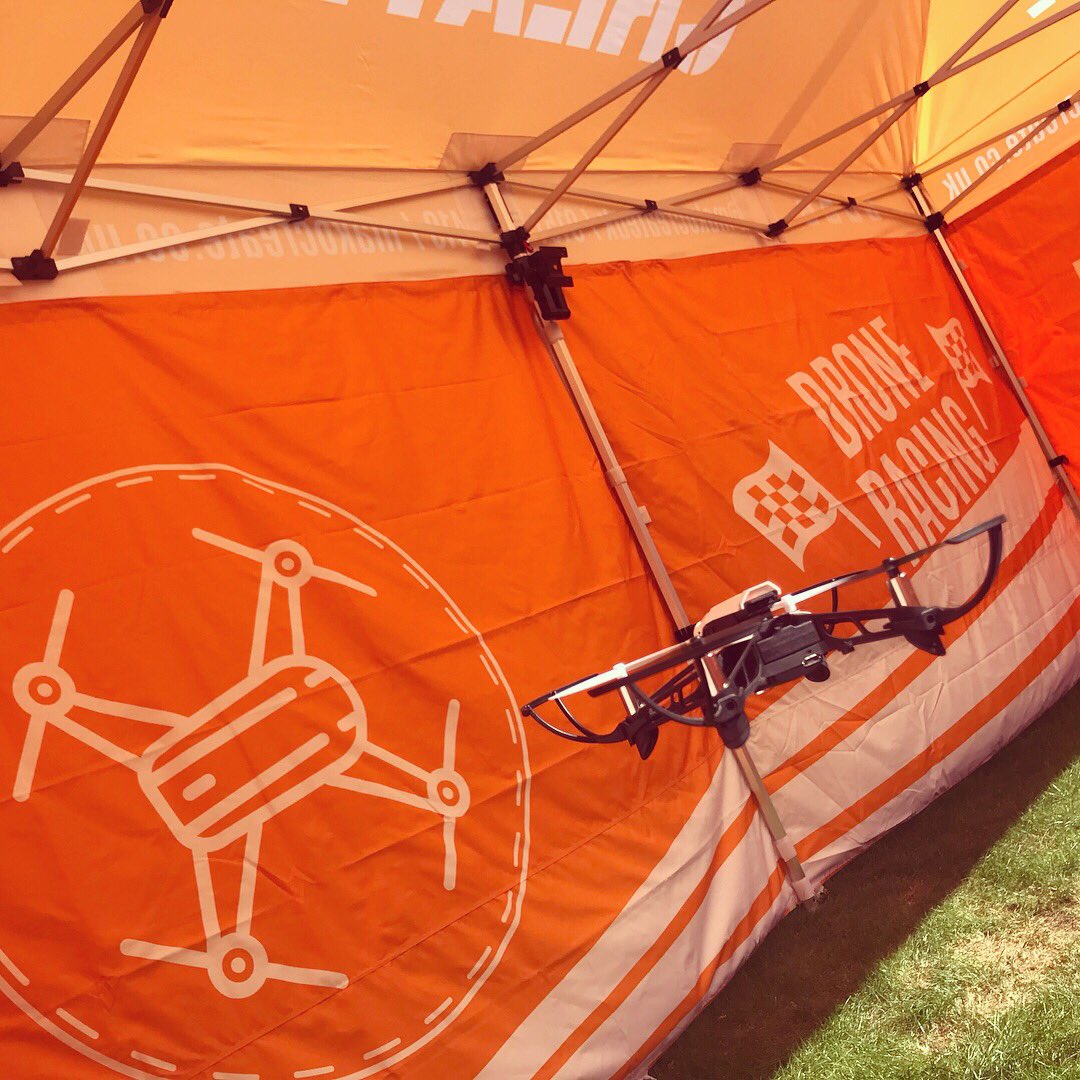 MakoCreateUK's tweet image. A hot and sweaty day testing out our new mobile drone arena. We can’t wait to get this bad boy on the road so we can deliver lots of drone and tech based activities.

#DroneRacing #DroneCoding #CodeADrone #MobileClassroom #TechWorkshops #FunWithTech #CodingIsFun #CodingClub