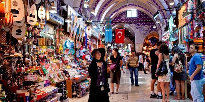 تركيا تجني 7 مليار دولار من السياح الأجانب في الربع الثاني من 2018
buff.ly/2Aug88j