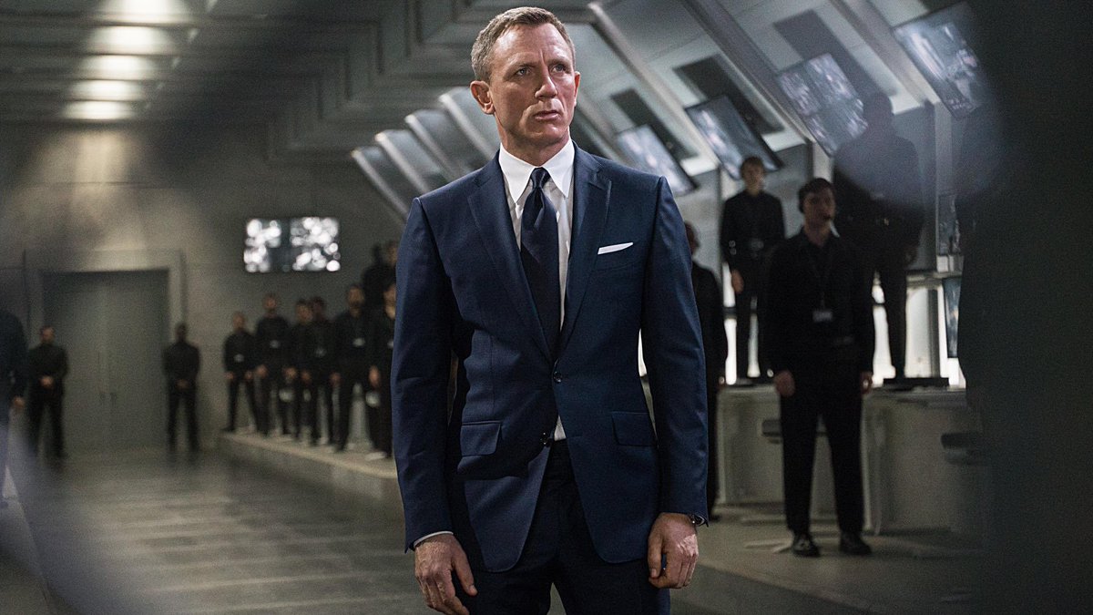 Hollywood Suits A Twitter My Name Is Bond James Bond Daniel