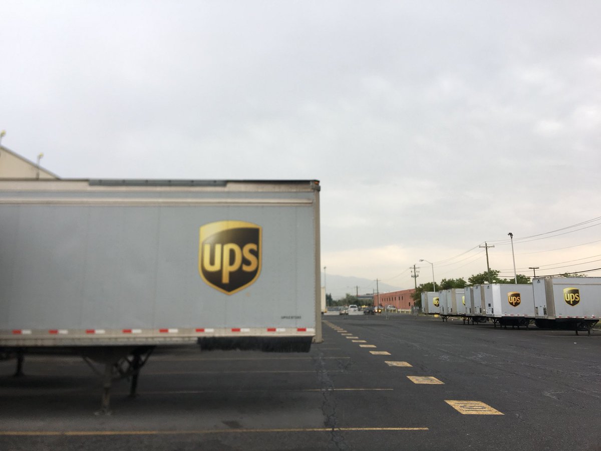 fonua_t's tweet photo. Light showers today make sure to adjust for changing conditions. @DesertMTUPSers @UTHub_BrianW https://t.co/VUMiGOLTfK