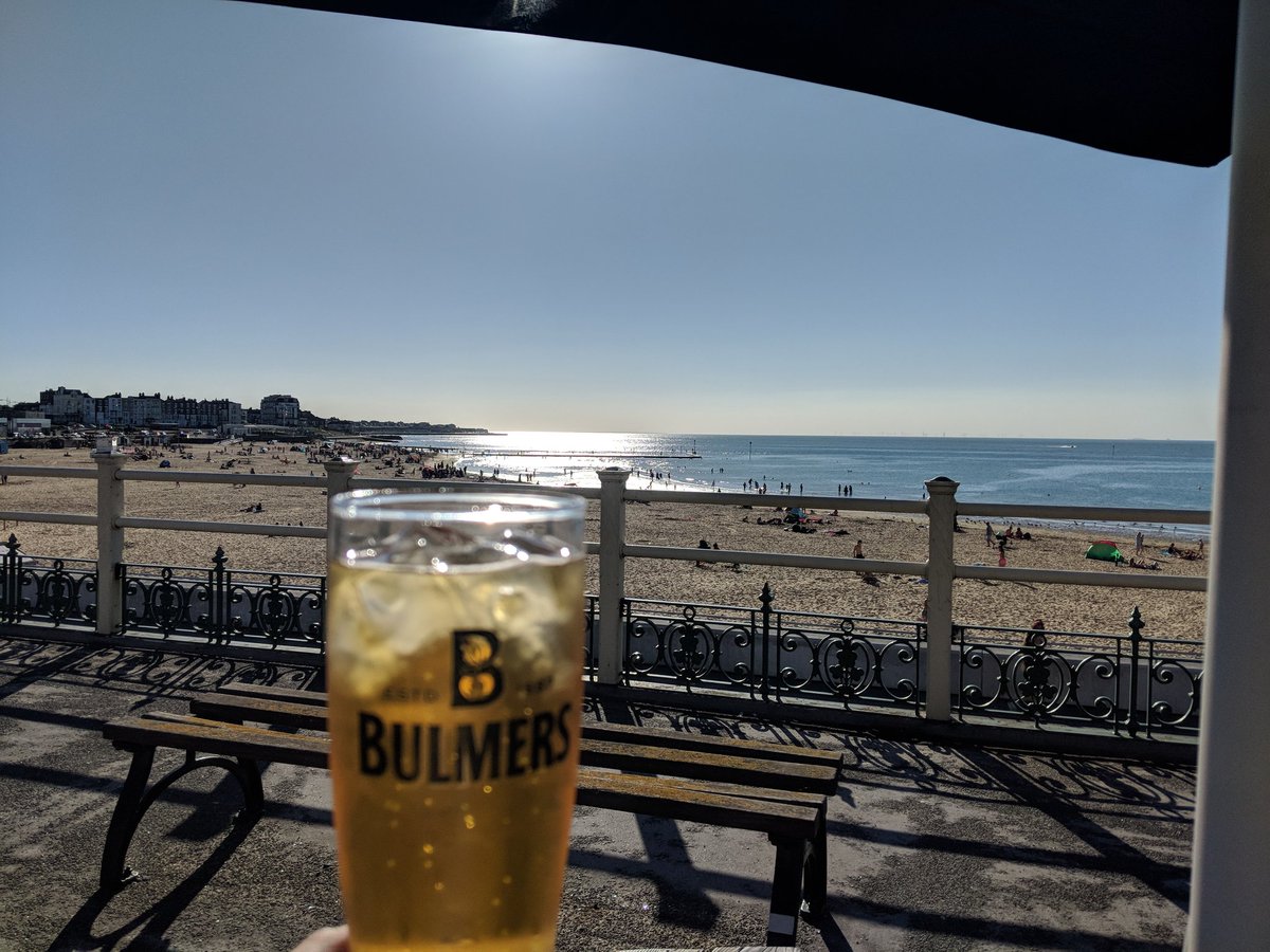 Cheers! 🍻 #margate #sunterrace #beachlife