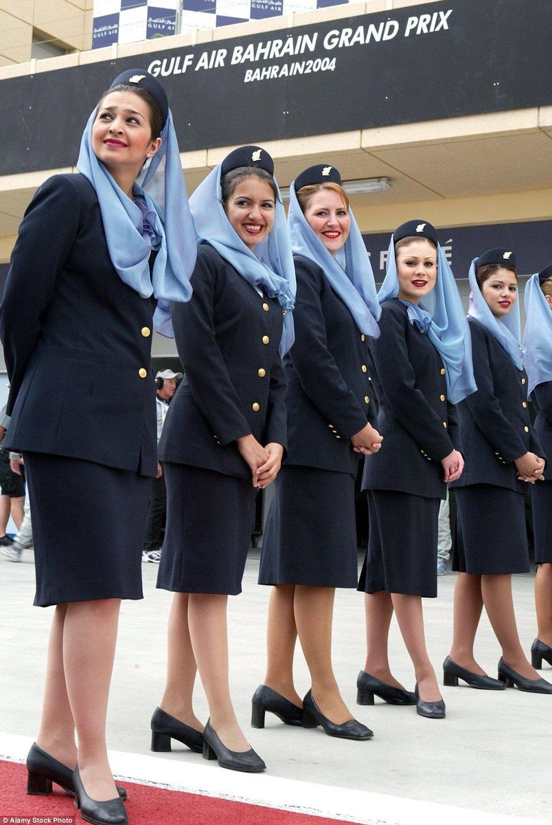 notorioustapir's tweet photo. Dear pakcik pakcik PAS yang kata uniform cabin crew Malaysia seksi berbanding airlines lain;  lebih seksi dari siapa? Etihad? Emirates? Bahrain? Cabin crew uniforms were designed to be modest, presentable and practical. Kau yang mata keranjang https://t.co/rTEyjv638w