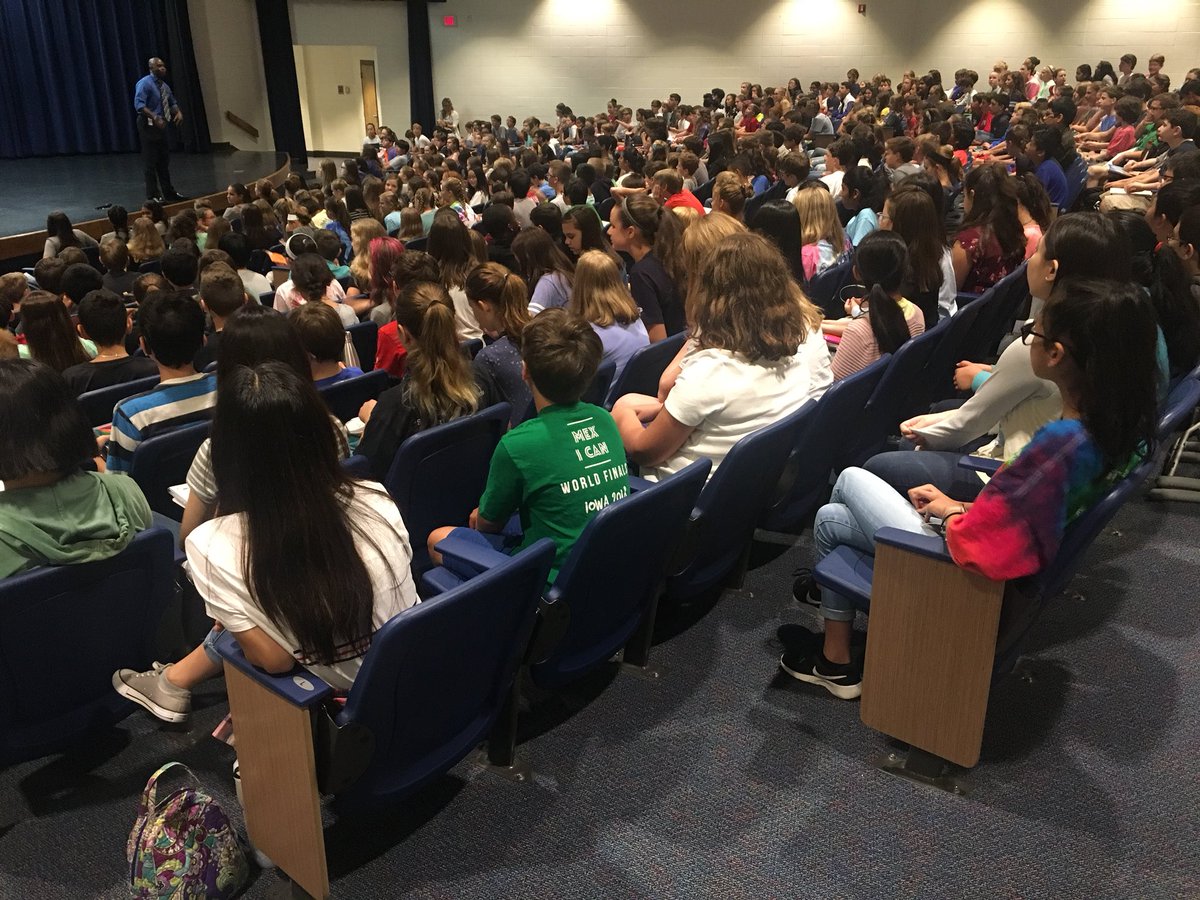 DickersonMSCobb's tweet photo. 6th, 7th, &amp; 8th Grade Student Assemblies!  We ❤️ our students! https://t.co/ReVZnMPxot