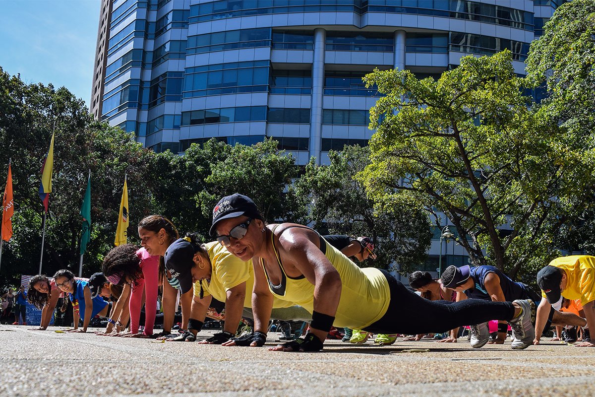 DeporteChacao's tweet photo. Recuerda que en Chacao tenemos #Dabootcamp en #MoviendoLaCalle de lunes a jueves en #LaCastellana junto a @doniangel10 desde las 6:00pm 💪 https://t.co/8XA05jM0FW