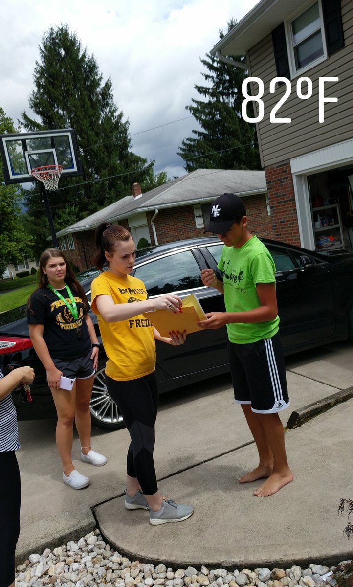 BethlehemAreaSD's tweet image. Thank you to all the volunteers who came out to visit incoming Freedom High School freshman today and tomorrow! #basdproud @basdfhslaporta @Leesonscience