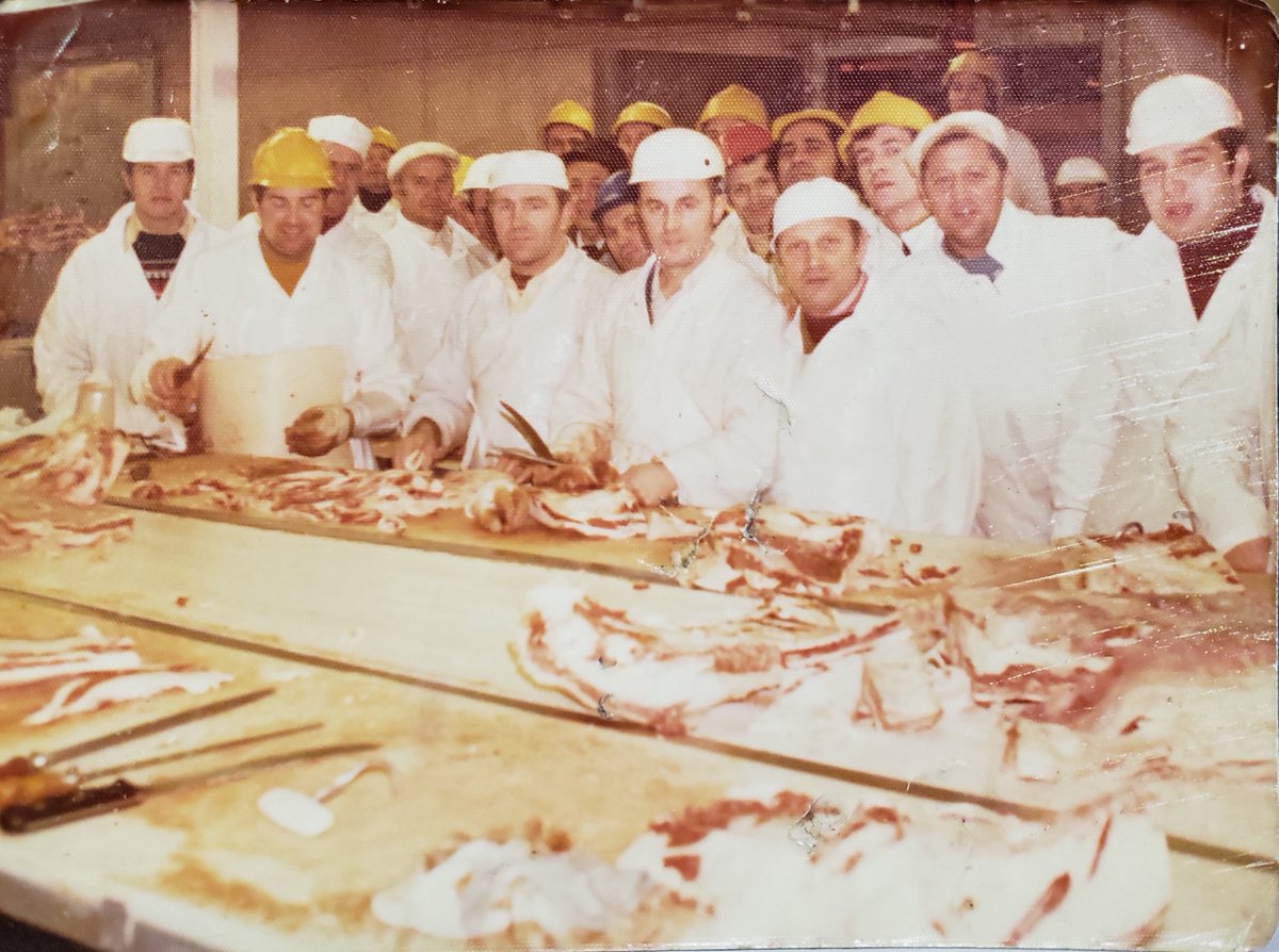 beasbest1's tweet photo. Here's another great shot of some of our butchers with our founder, Eugene, taking a group photo together from years ago!

We're proud to have an expert crew that have consistently produced the best meat products for decades #manufacturer #Chicago #ThrowbackThursday https://t.co/v5DnogigCR