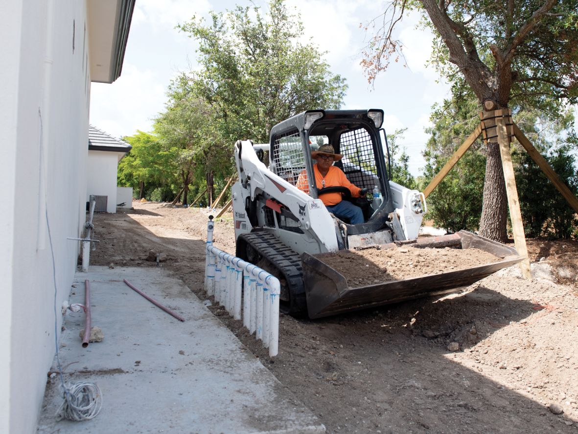 Buildings to the left. Trees to the right. Don’t get stuck in the middle. Demo an easy-to-maneuver Bobcat compact track loader today. pbxx.it/c7jjIK