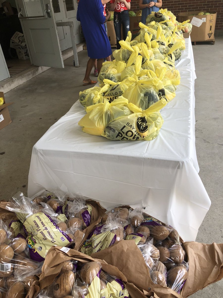 Madison Roark (@madisonroark2) on Twitter photo Getting back to school ready with some volunteering! #targetgivesback #D168 <a href="/EckelsJd/">Joe Eckels</a> <a href="/PaenoJoanna/">Joanna Paeno</a> <a href="/rickd0055/">Rick Dengelegi</a> <a href="/chris24harb/">Christopher Harbison</a> Getting back to school ready with some volunteering! #targetgivesback #D168 <a href="/EckelsJd/">Joe Eckels</a> <a href="/PaenoJoanna/">Joanna Paeno</a> <a href="/rickd0055/">Rick Dengelegi</a> <a href="/chris24harb/">Christopher Harbison</a>
