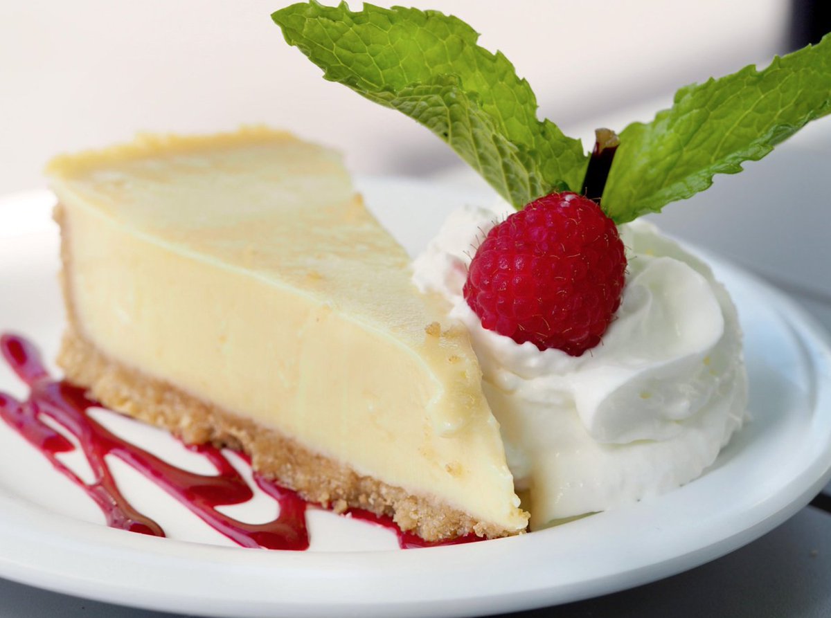 T2Traders's tweet photo. Life tastes better after a slice of Key Lime Pie! #sanibeldining #T2Traders #sanibelisland https://t.co/nRsoysH0E9