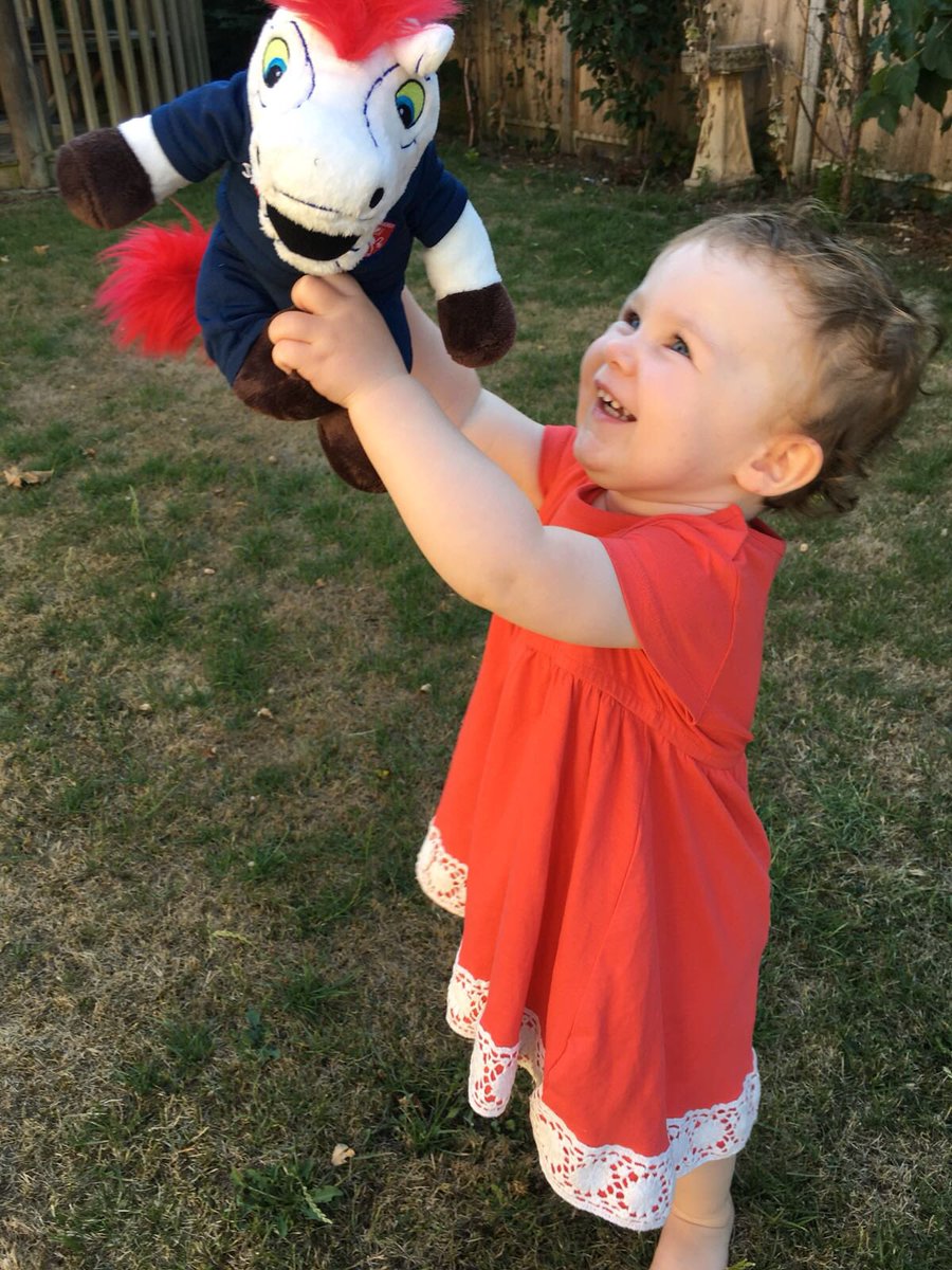 PaulStrange4's tweet photo. Grandaughter and Victa. #SuperKent https://t.co/oUPnOKppEJ