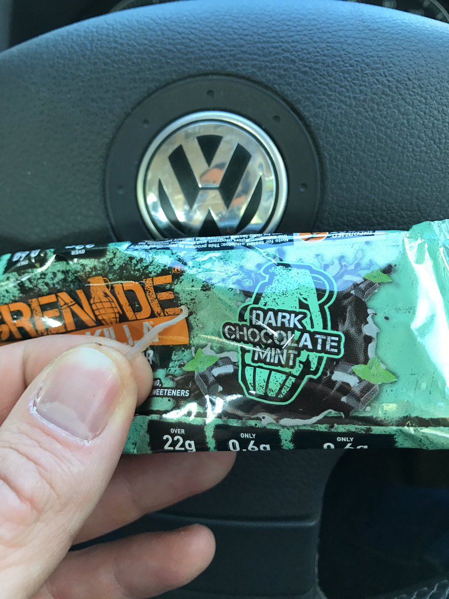 Rich_J_Moloney's tweet image. Cheers @grenadeofficial for the piece of plastic in my other wise beautiful mint bar, felt lovely in my wind pipe #splutter