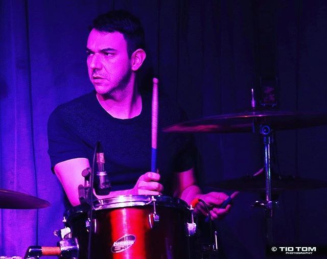 LucasOnTheDrums's tweet photo. Una del último show de #4Palos #TributoALedZeppelin hace unos días
#CaraDeQueNoSeQueEstasTocando https://t.co/Vyvriiljf1 https://t.co/kiklirVRnt