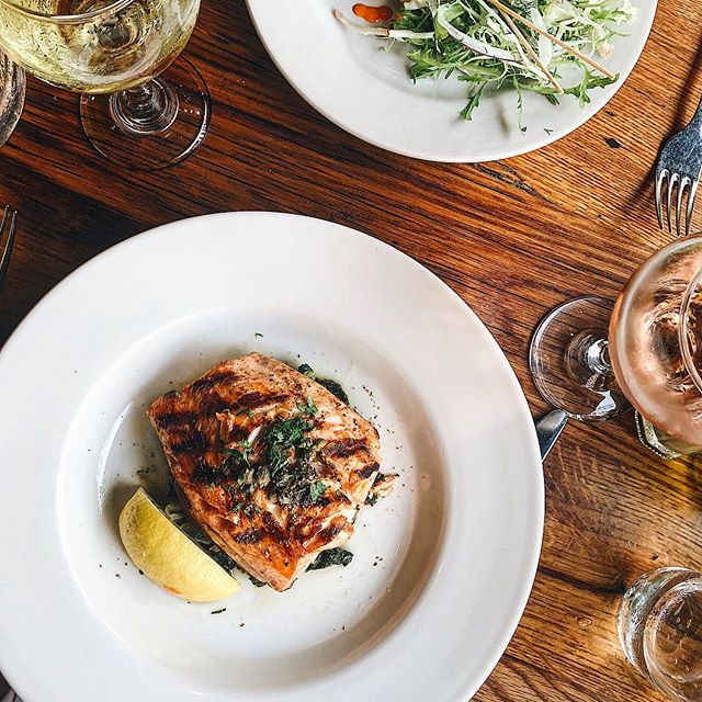 anassanyc's tweet photo. #restaurantweek #vibes 🔥🔥🐟🐟

@NYCRW 

#freshfish #fish #salmon #nyc #nom #nomnom #anassa #anassataverna #restaurantweeknyc #nyrestaurantweek #nycrestaurantweek #foodie #foodporn #foodgasm #forkyeah #f52grams #eeeeeats #feedfeed #livewell #ues #omg #delish #lovelife #love https://t.co/uPiN8Esq3N