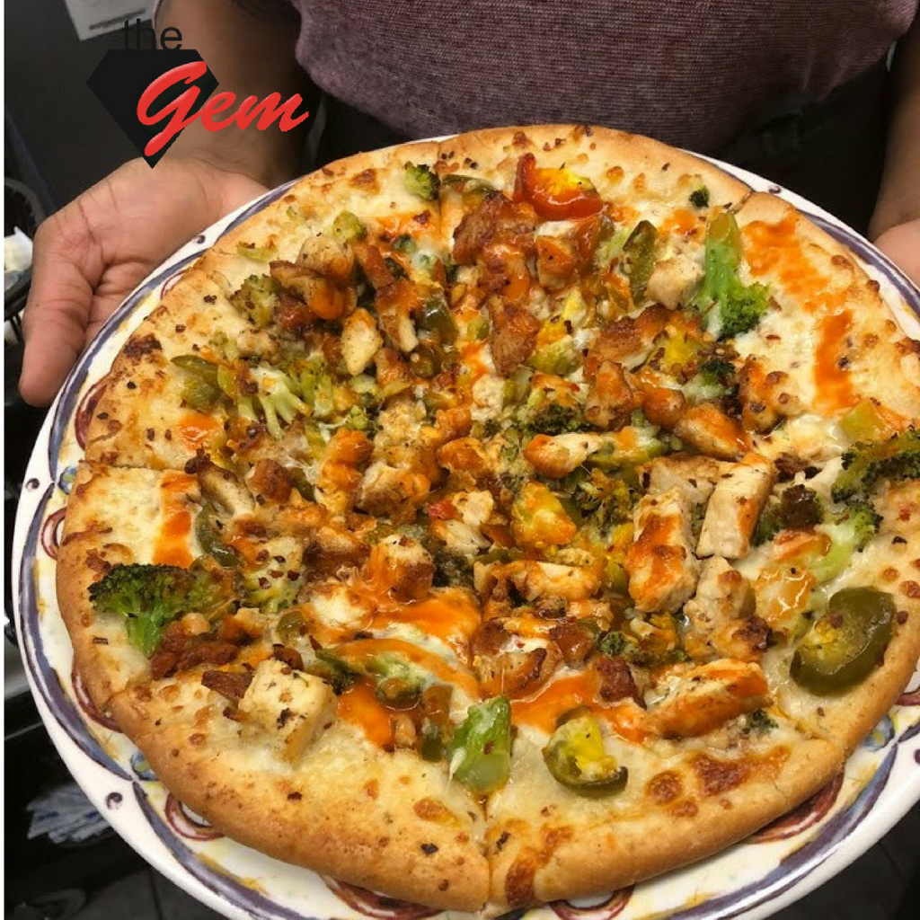 thegemdiner's tweet photo. Pizza! Right now! Let's go! #gemdiner #thegemdiner #cnyeats #eatlocalcny https://t.co/dYk5dlGhST