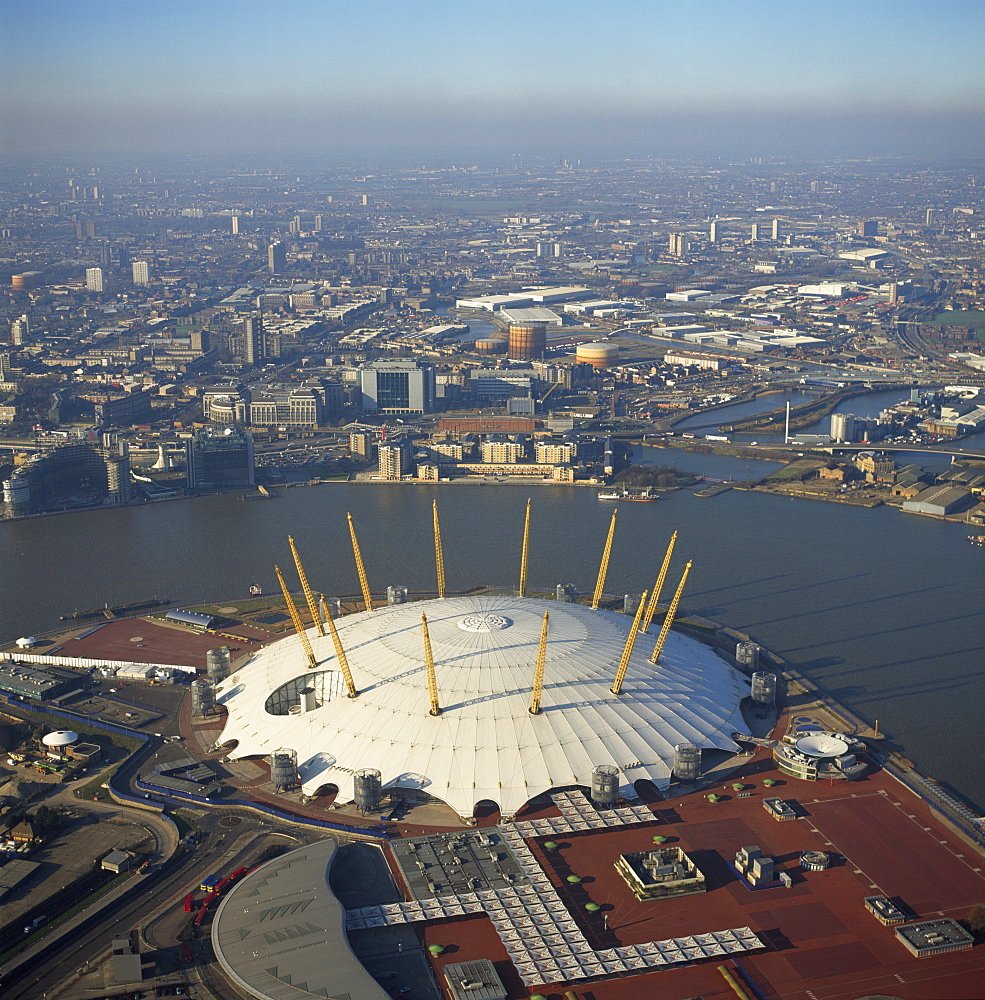 The dome's structure itself serves as a monument to time. Held up by its 12 supports, it reaches 52m high, and has a diameter of 365m - the months, weeks, and days of the yearMost importantly, it stands directly over the Greenwich Meridian Line - the place where GMT time begins