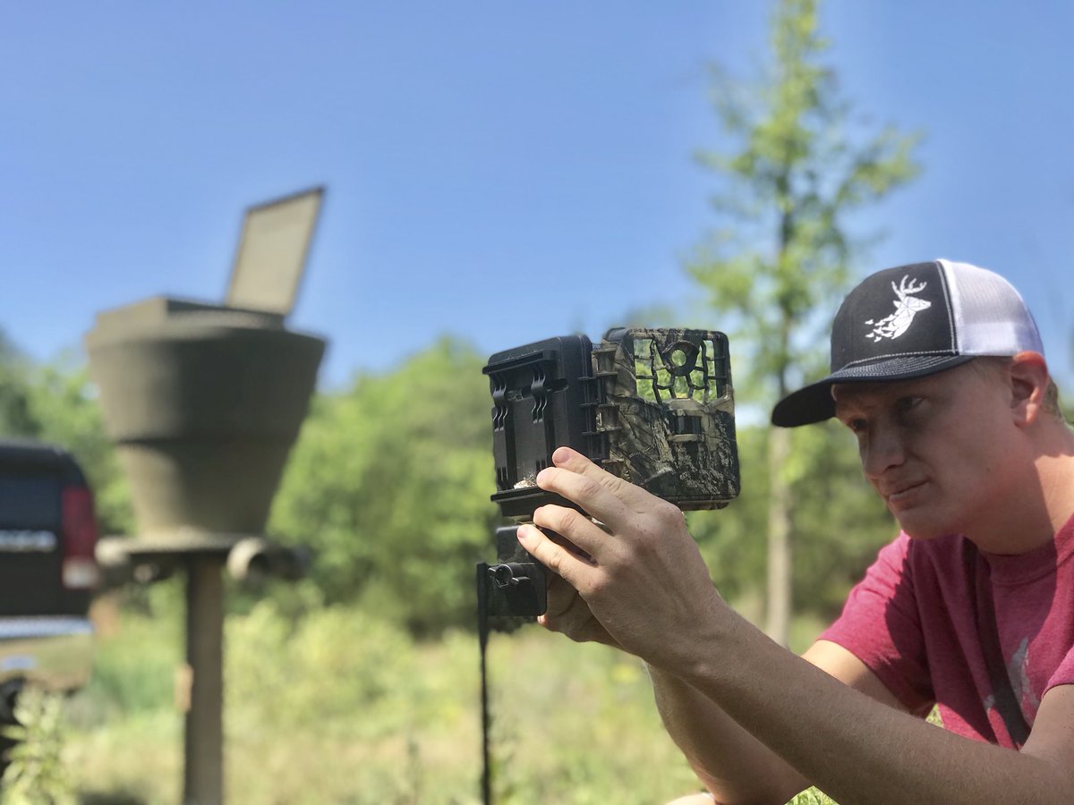 BEOUTDOORScom's tweet image. Love this summer scouting but cannot wait for fall!
Stic-n-PicBanks OutdoorsDLC Covert Scouting Cameras #TrailCam #SummerScouting #WhiteTail