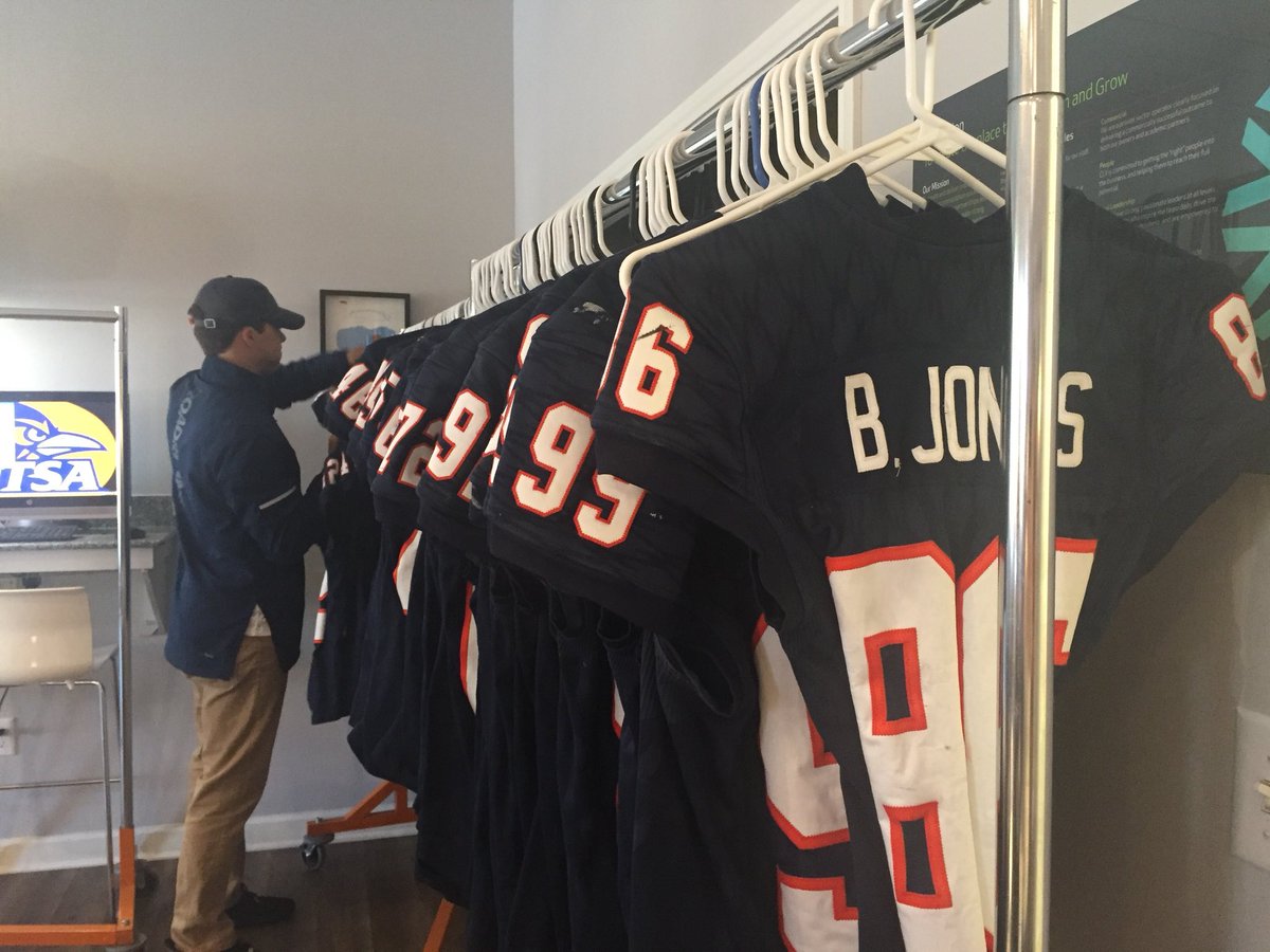 Brady Jones tweet media