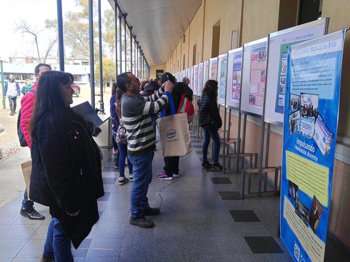 CCRTIC's tweet photo. #CCRTIC10AÑOS Auditorio Pte Perón @ciudadelasartes Más de 400 docentes cordobeses participando de este feliz cumpleaños 🎂🌠🌂🎇✨🎈🎉 https://t.co/Pvk5bJ1Q1X