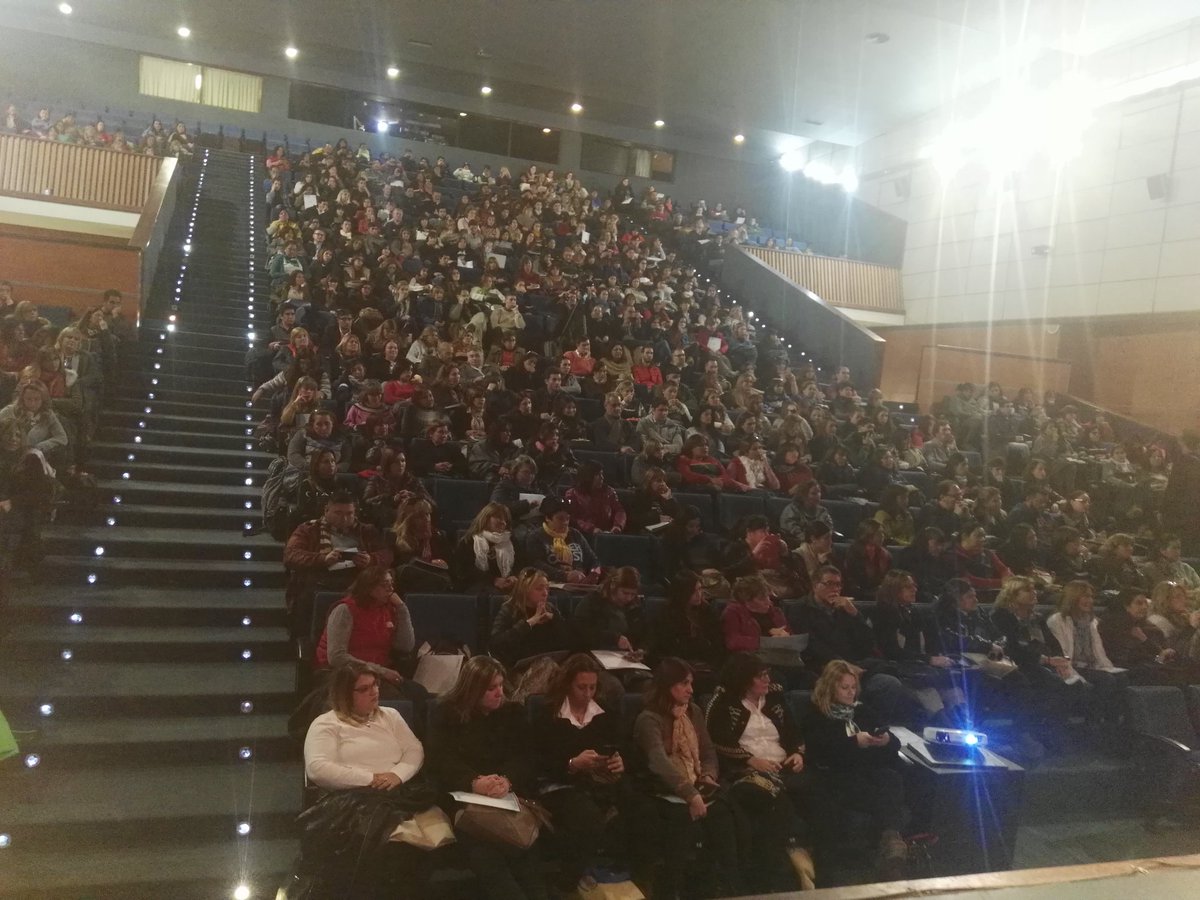 CCRTIC's tweet photo. #CCRTIC10AÑOS Auditorio Pte Perón @ciudadelasartes Más de 400 docentes cordobeses participando de este feliz cumpleaños 🎂🌠🌂🎇✨🎈🎉 https://t.co/Pvk5bJ1Q1X