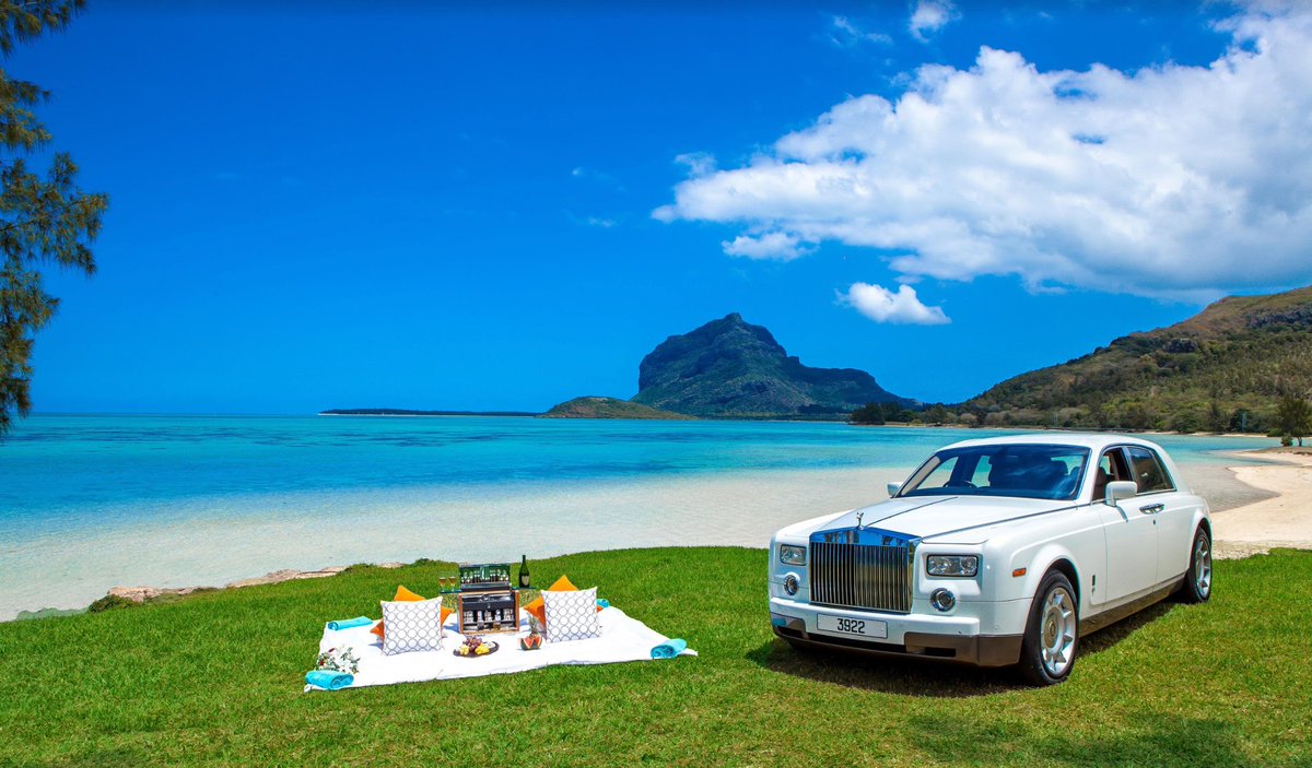 maradivavillas's tweet photo. A touch of glamour with our Rolls-Royce Picnic Hamper ! ๐ซ
#mauritiusisland #summerfun #beach #wanderlust #instatravel #summerholiday #vacation #paradise #hideaway #rollsroyce #lemorne #visitingmauritius #southtrip #picnicinstyle https://t.co/tI3xBrmrf7