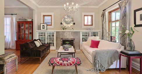 CalClosetsHou's tweet photo. Wallpaper for the Fifth Wall: A Modern Fix for Popcorn Ceilings? - https://t.co/m7t5gIlXag https://t.co/sXiaupvJbr