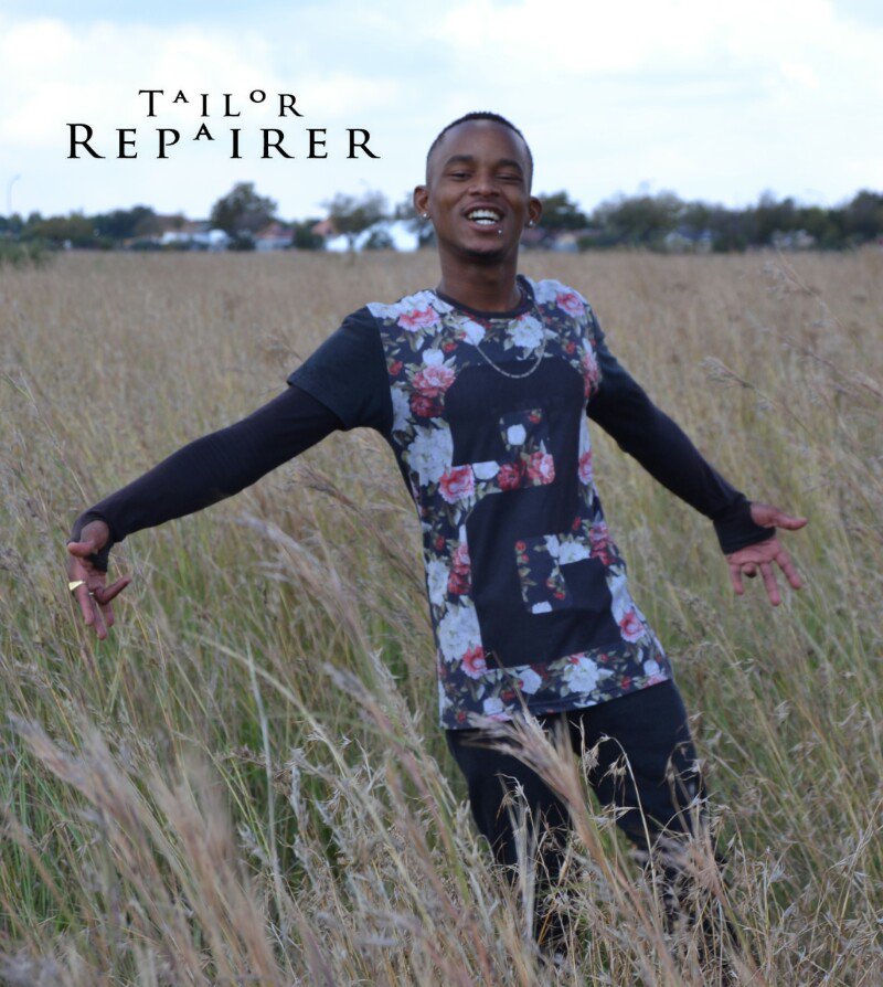 Rebelsatwar1's tweet photo. @TRepairer young Gee on the hustle doing the most 
Catch out his music video that dropped last Friday on YouTube 
Hottest Ever https://t.co/OMpEQWLNRj https://t.co/U8qGLTMtLw