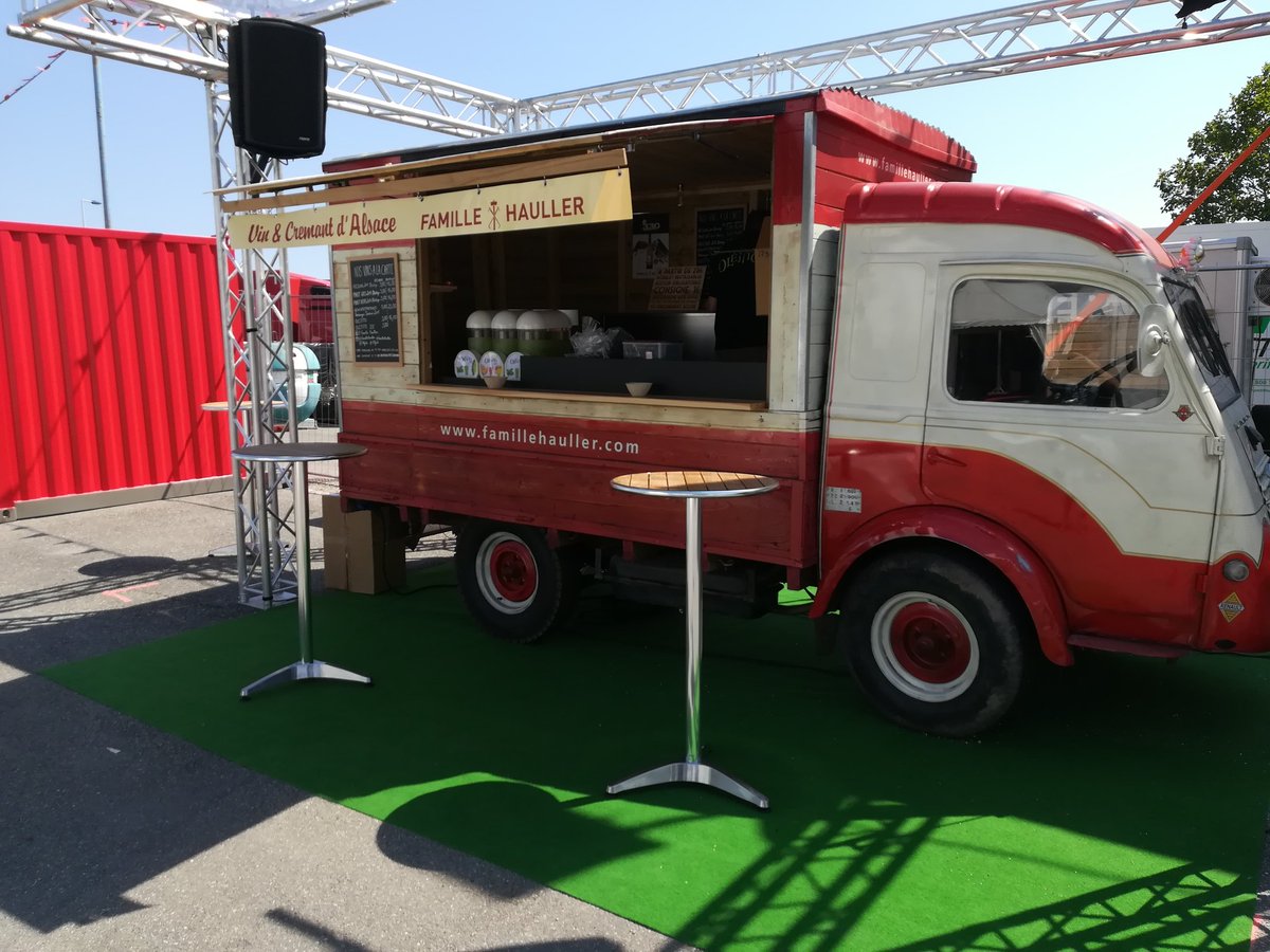 J'avais envie de vous faire découvrir dans cette <a href="/FoireColmar/">Foire Aux Vins</a> le camion de la Famille Hauller qui est le 1er wine truck Alsacien #lagazettedalsace #alsace #decouverte #picoftheday #Vin #winelover #news #actualites #tourism #Voyage