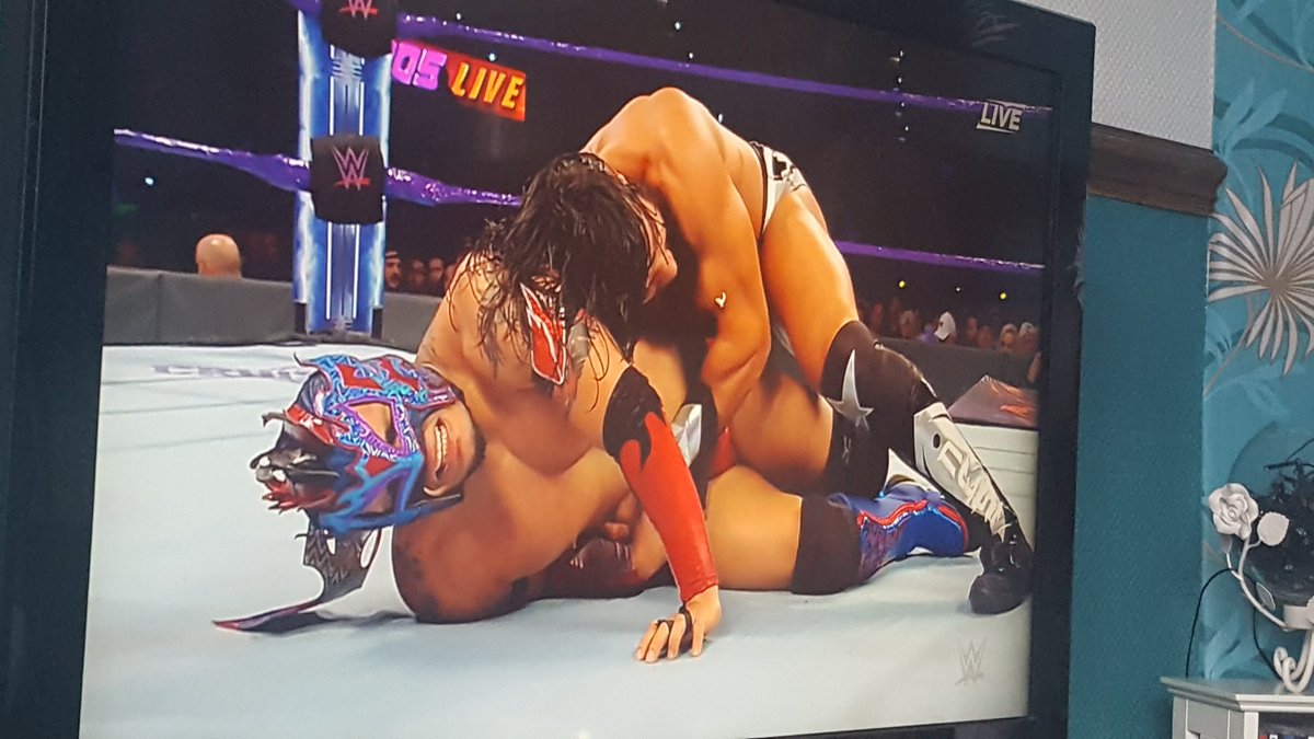 BccPod's tweet photo. Anyone else see Kalisto stick his chewing gum on Tony Nese's arm? #205Live #WWE #Kalisto #DirtyGit https://t.co/z3HtXmevpd