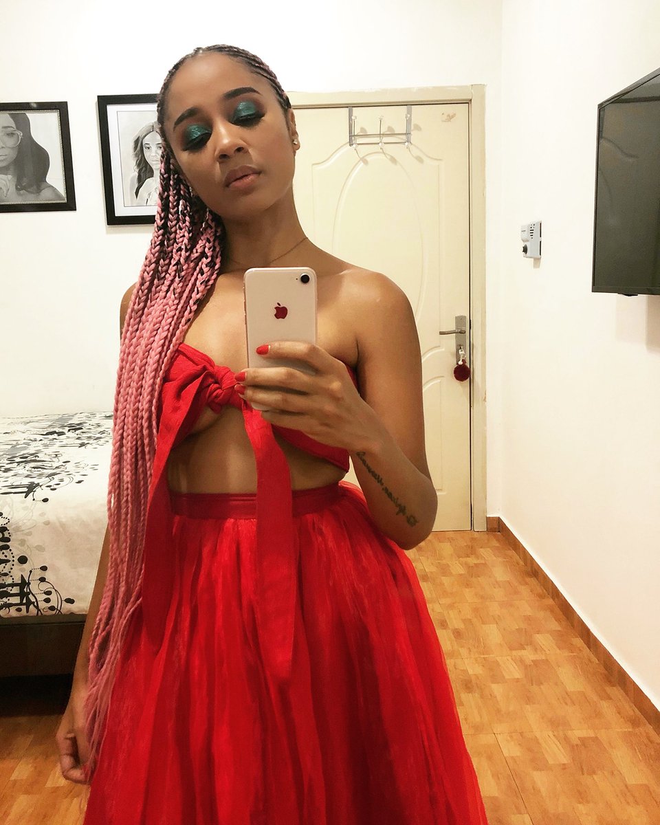 deborahvanessa7's tweet photo. ♥️❤️♥️🌹💋 https://t.co/4lWiDVBIMo