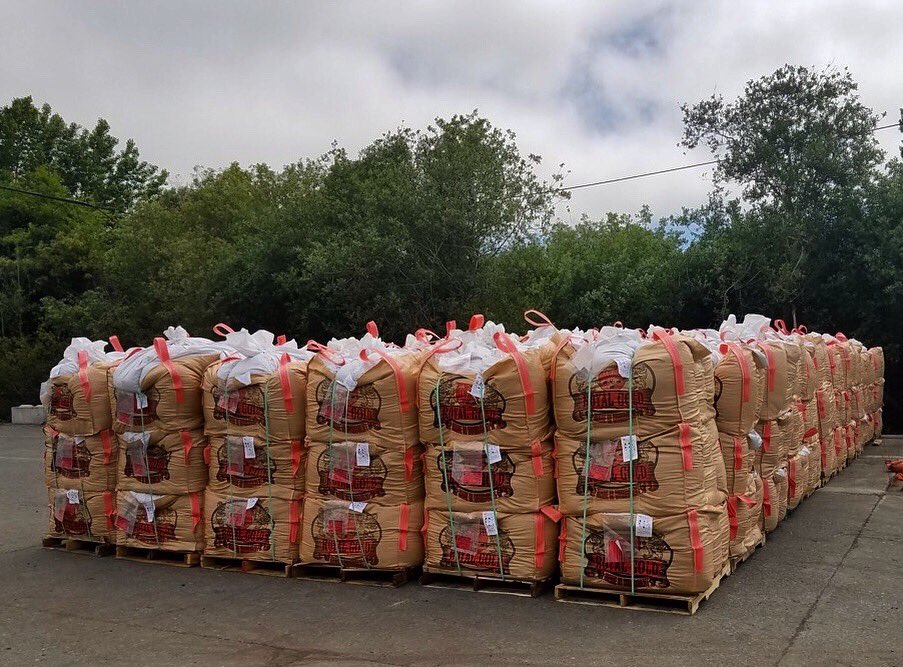RoyalGoldSoil's tweet photo. totes on totes on totes...if you need them we have them! #royalgoldsoil #bulksoil #bulktotes #madeinhumboldt #grow4thegold #bigwork https://t.co/qYxxvmtZr6