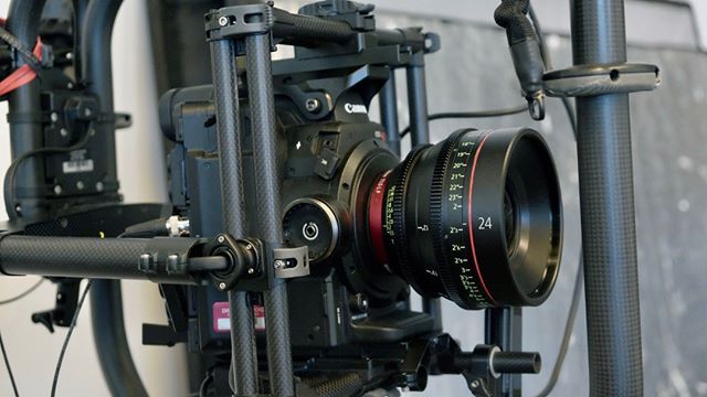 StudioDisarm's tweet image. The @freeflysystems Movi Pro handles the @canonusa C300mk2 and CN-E Primes with no problems. Made this shoot smooth sailing. .
.
.
.
#cameraman #redweapon #cooke #mōvimethod #droneporn #framez #freeflyers #setlife #redepic #filmmaking #cameraporn #angeni… ift.tt/2AHMYD8