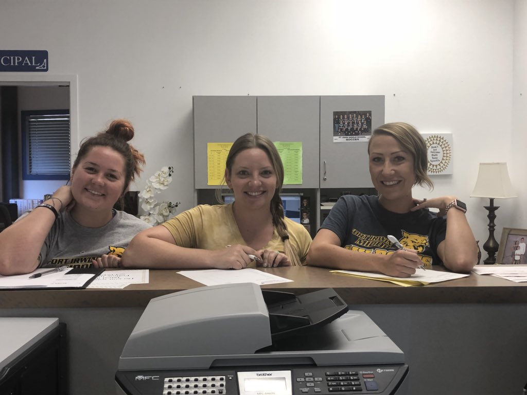 FIMS_Wildcats's tweet photo. FIMS Office staff ready for your registration. #thesilvervalleyway #SilverValleyUSD #Collaboration #teamwork #FIMSWildcats https://t.co/yM30SnOSl9