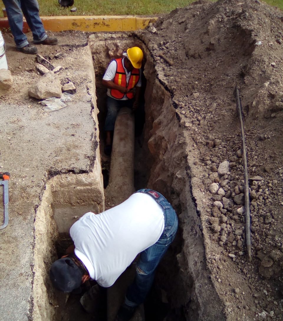 CAPAQRoo's tweet photo. #Cozumel⚠️⚙️Personal de CAPA en la isla, concluyó la reparación de una fuga de agua ubicada en un tramo de la línea principal Zona Hotelera Norte. Después de unas horas de labores, se reinició el bombeo para normalizar el servicio en dicho sector. Gracias por su comprensión💧 https://t.co/9lPpJX3BuO