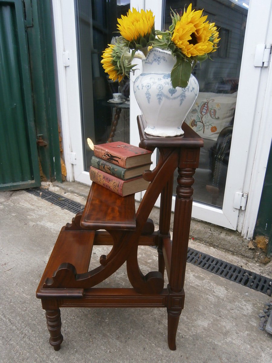 TwoJaysCorner's tweet image. Just one of our new items of stock today...
#librarysteps
#antique #reproduction #vintage