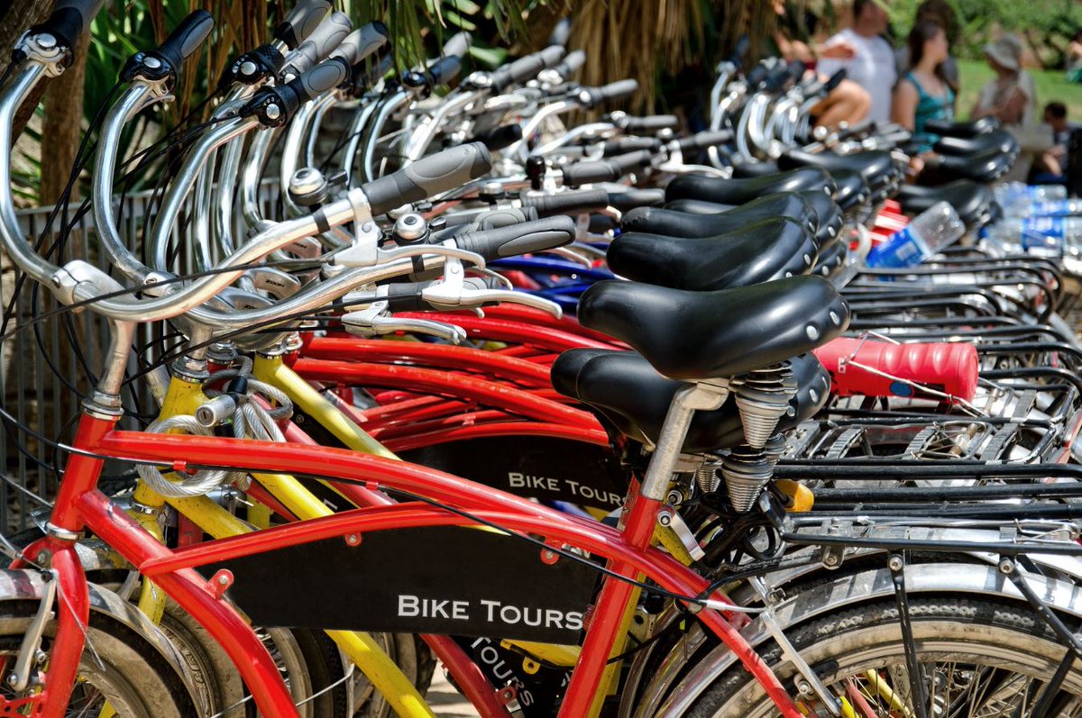 Borrow a Bike, grab a map and explore #medhat's wonderful trails and parks. Borrow a Bike at these locations: Medicine Hat Visitor Information Centre, Police Point Park Nature Centre and Downtown Visitor Information Centre on Second St SE. Great idea for the August long weekend!
