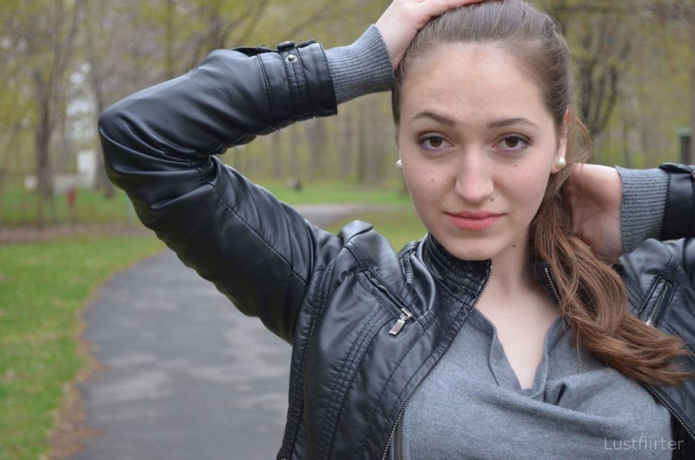 heissefrauenpic's tweet photo. deeina, Alter: 29, wFlirttext:

Folgt @heimlichcom für die versautesten Frauen-Beichten! 😱
@heimlichcom ! 😍
-
#Behaart #Geiler #Geilesau #Handybild #Muschilecken #Sexybild #Sexyfrau #Spritze #Titten #Unterhose https://t.co/8f3C3OR08E