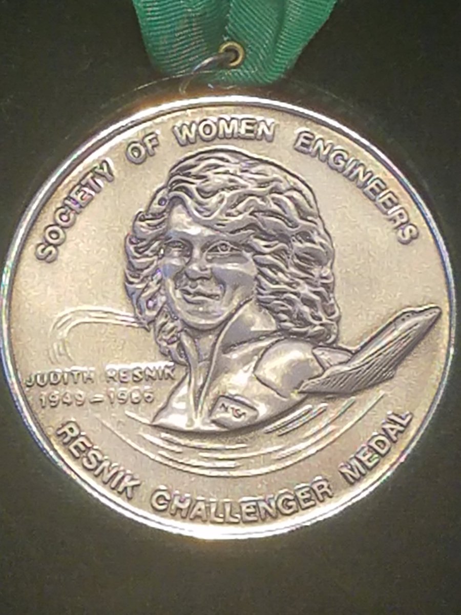 HockeyGeekGirl's tweet image. bet there are some remarkable women who won this! #WomenInTech #MuseumOfFlight Seattle