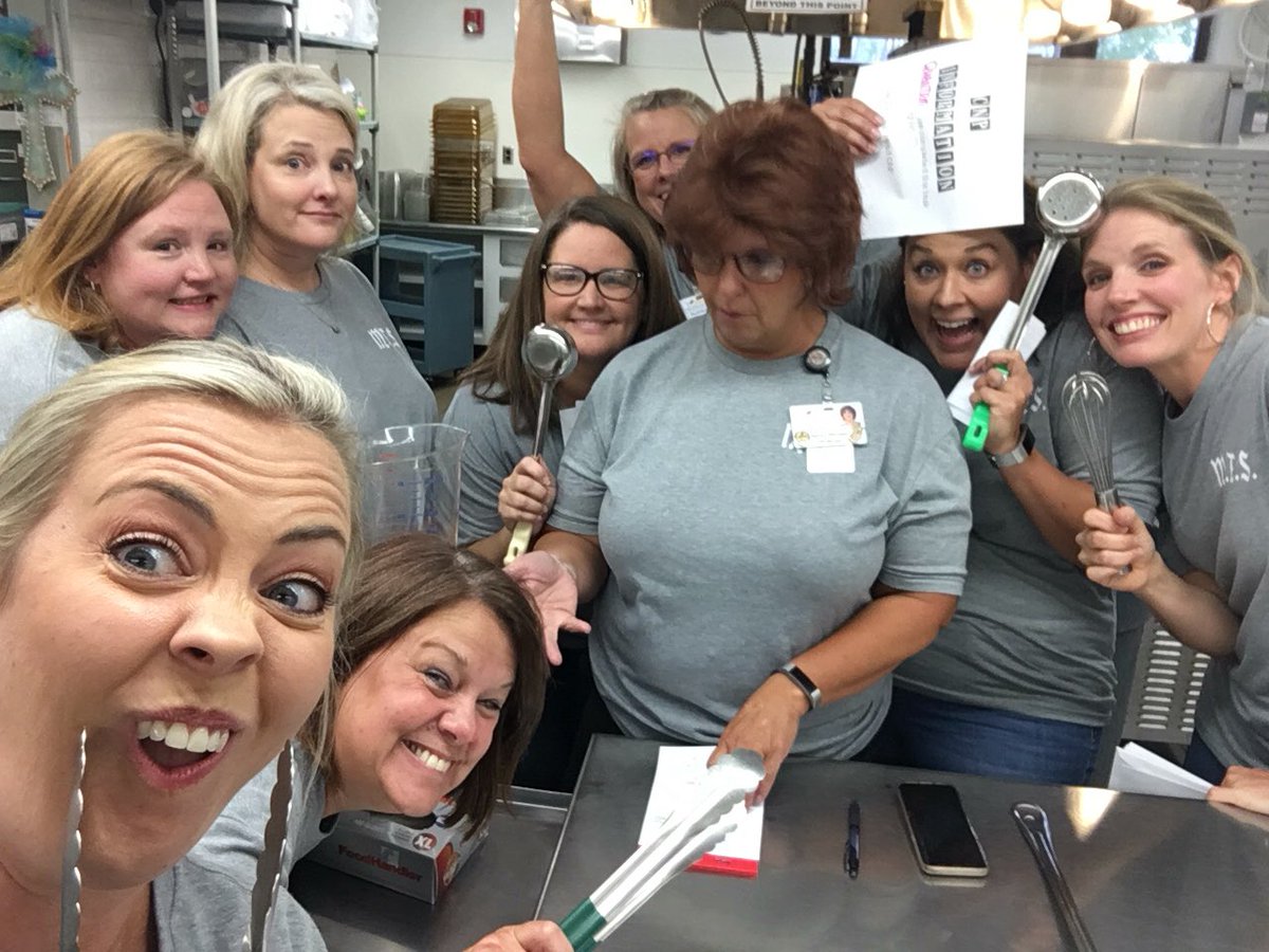 AmylovesBradley's tweet photo. School lunch at the max is awesome! #tcsslearns #themaxlearns #amazingraceinstitute https://t.co/Jf0QBR4rXE