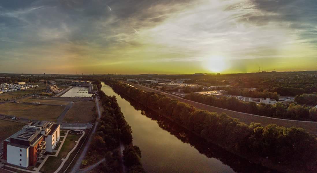 frankblade1's tweet photo. Rhein-Herne Kanal in Gelsenkirchen #Gelsenkirchen #ruhrpottromantik #ruhrpott #ruhrgebiet #ruhrgebietsliebe https://t.co/NAapQZyMvK