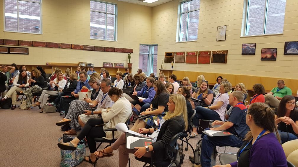 birklearns's tweet photo. Introducing the third group of the day to #learningsprints at #firstedu #cool https://t.co/vaCnhr39Oz