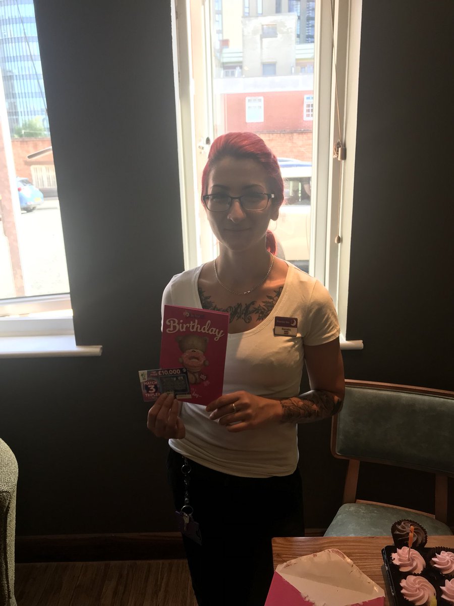 shanna2022_'s tweet photo. #teamwow happy birthday to Renata who celebrated her birthday with us on shift #cakes #treats #scratchcardwinner @traceybish https://t.co/bSivXrGcyE