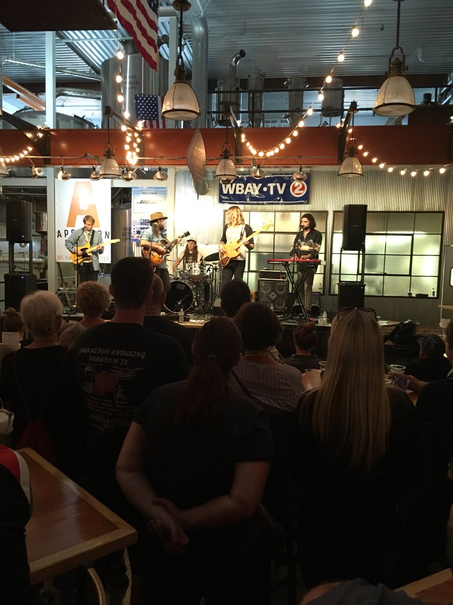 CAPTCate's tweet photo. #mileofmusic #calebcaudle #appletonbeerfactory https://t.co/i1N4wc0EF7